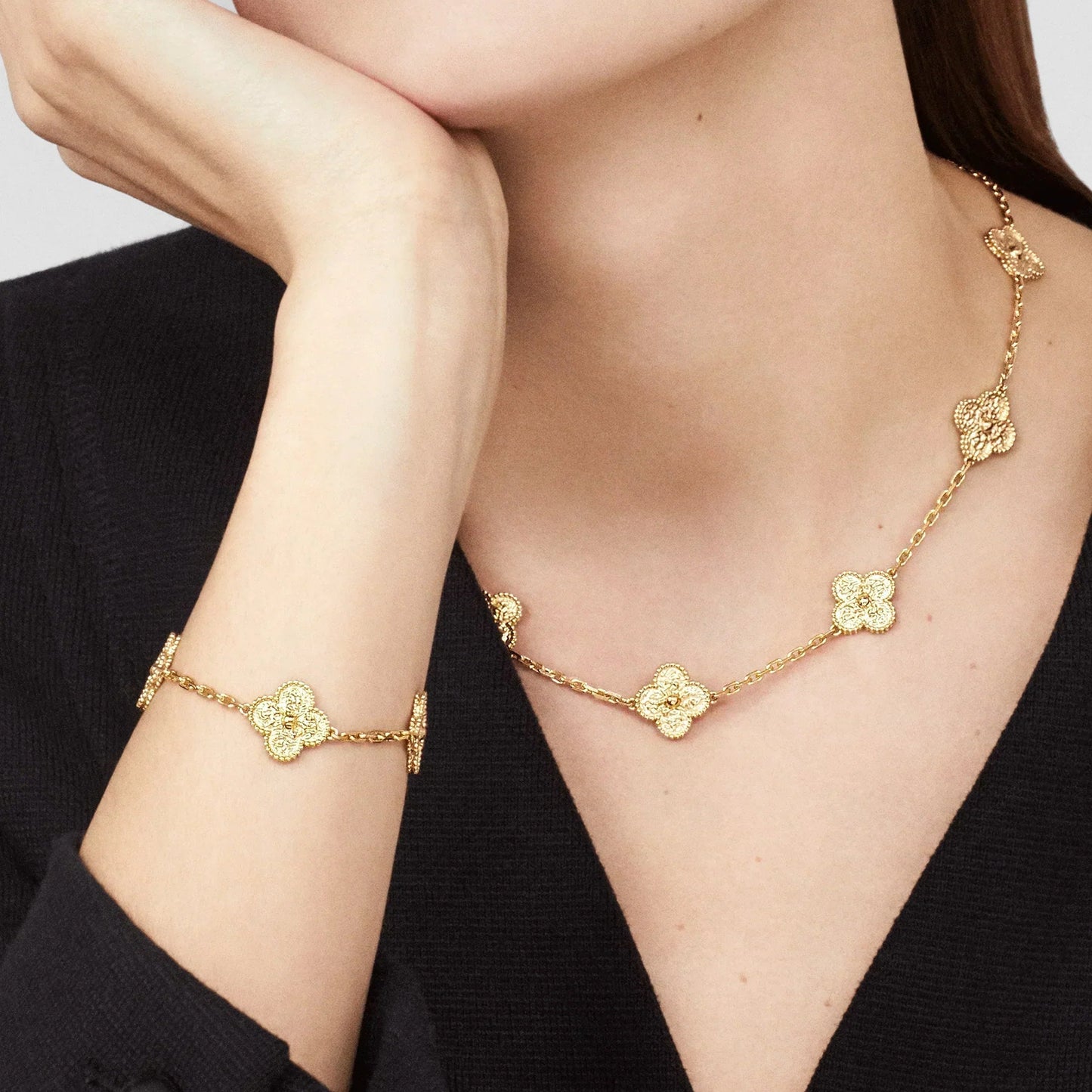 CLOVER | 10 Motive Gold Necklace