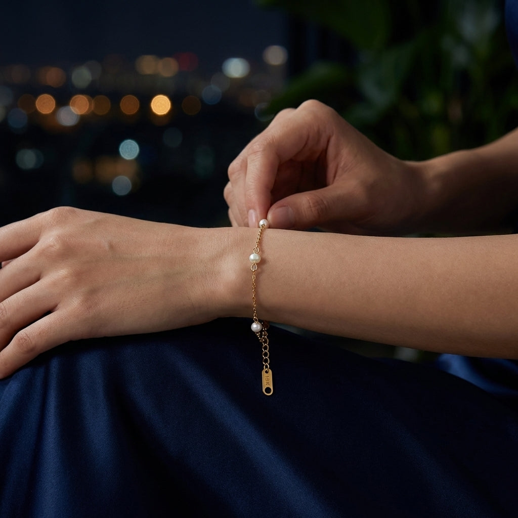 Elara Pearl Chain Bracelet
