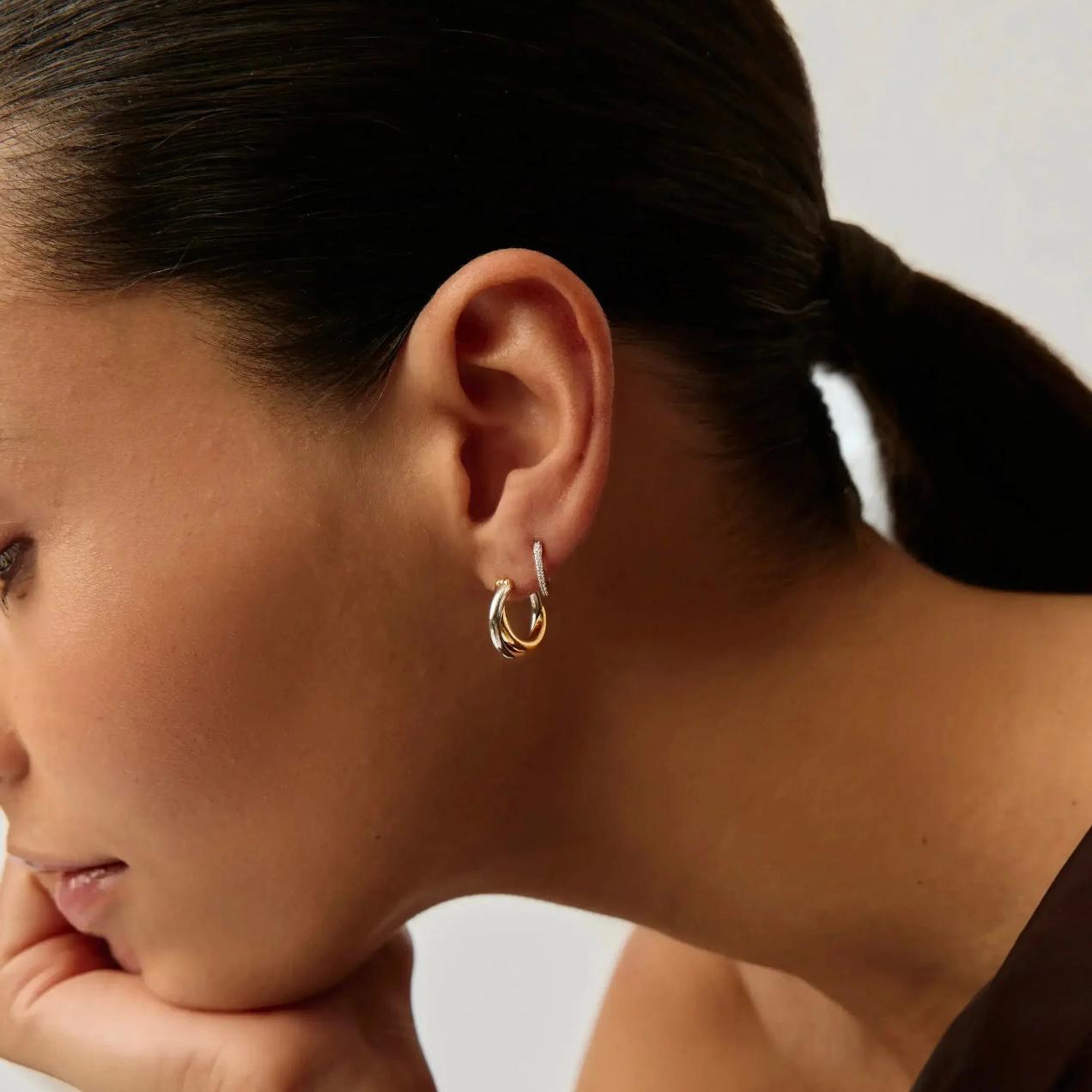 Élan Twist Hoop Earrings